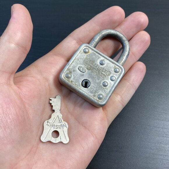 Vintage Classic #66 MASTER Lock with Key, Milwaukee Wis USA, Padlock Lock, Vinta - Picture 3 of 10